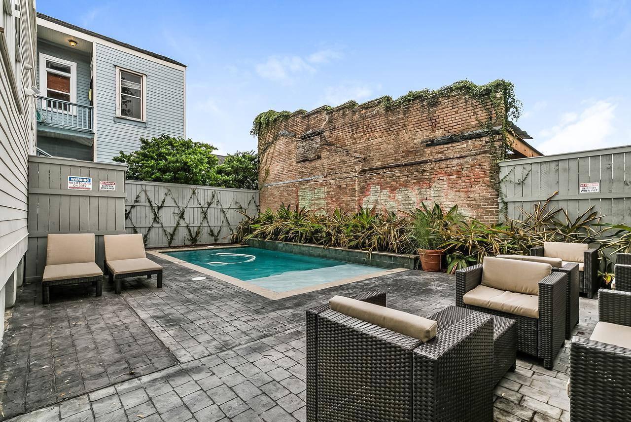 Charming 2BR on Carondelet by Hosteeva Appartement New Orleans Buitenkant foto