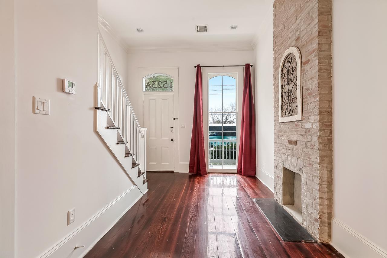 Charming 2BR on Carondelet by Hosteeva Appartement New Orleans Buitenkant foto